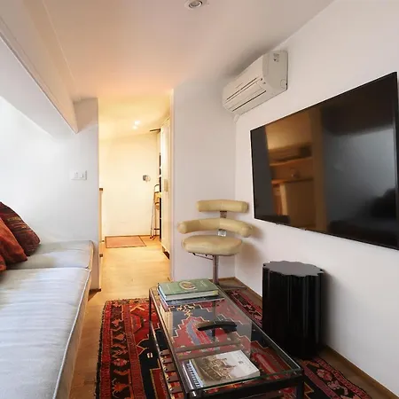 Borgo Tegolaio Terrace Apartment *