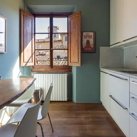 Borgo Tegolaio Terrace Apartment *